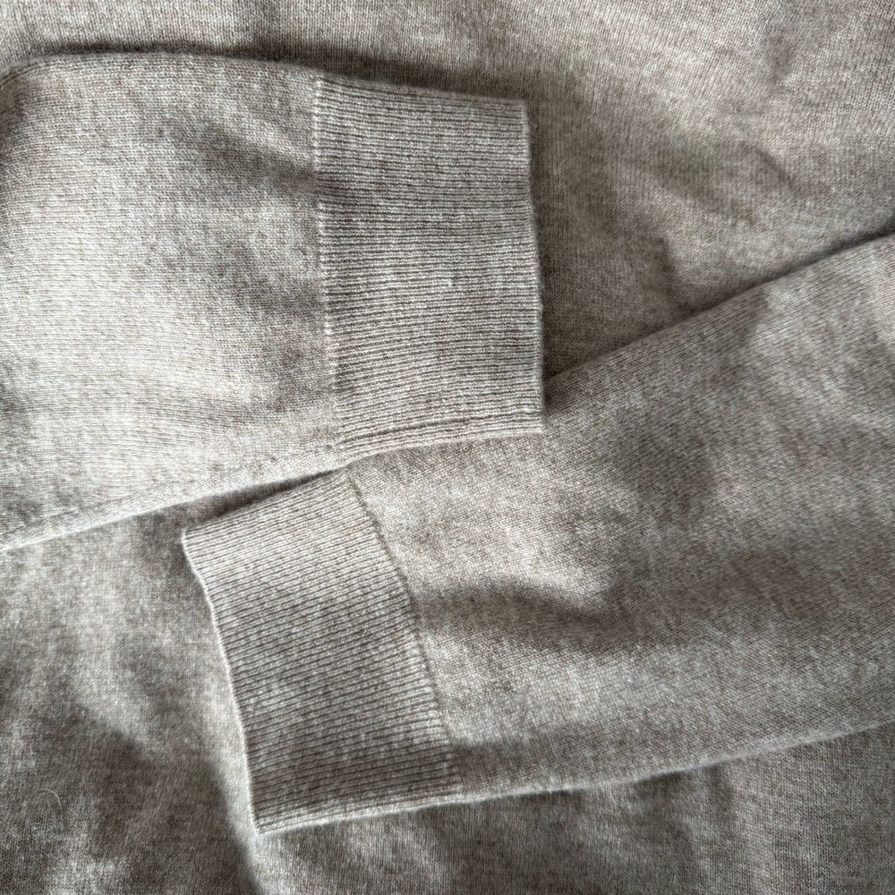 Quince Mongolian cashmere V-Neck oatmeal Sweater - Picture 4 of 6